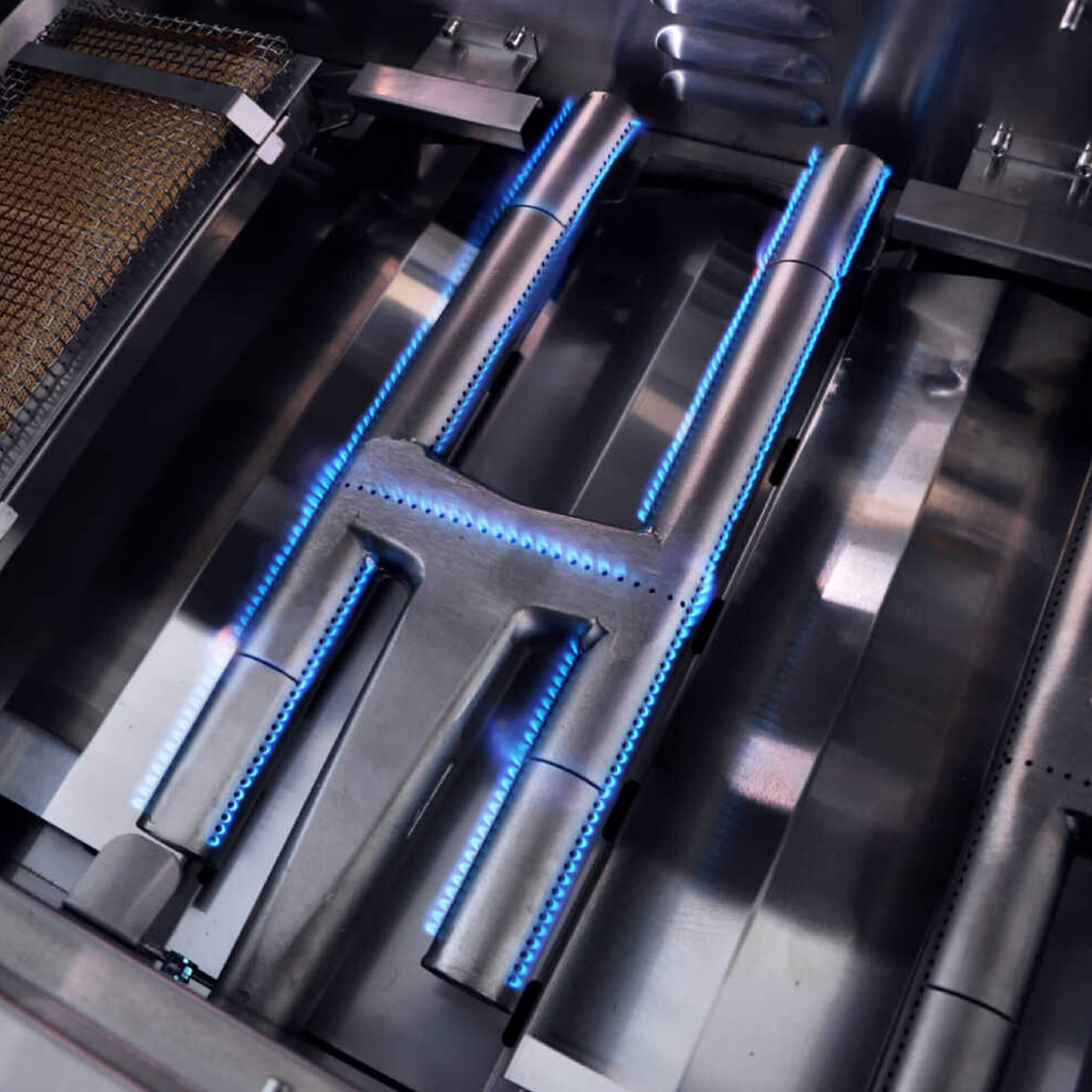 Edgestar 60K BTU 30-Inch Natural Gas Built-In Grill With Lighted Grill Area And Double Access Doors (SAK82568)