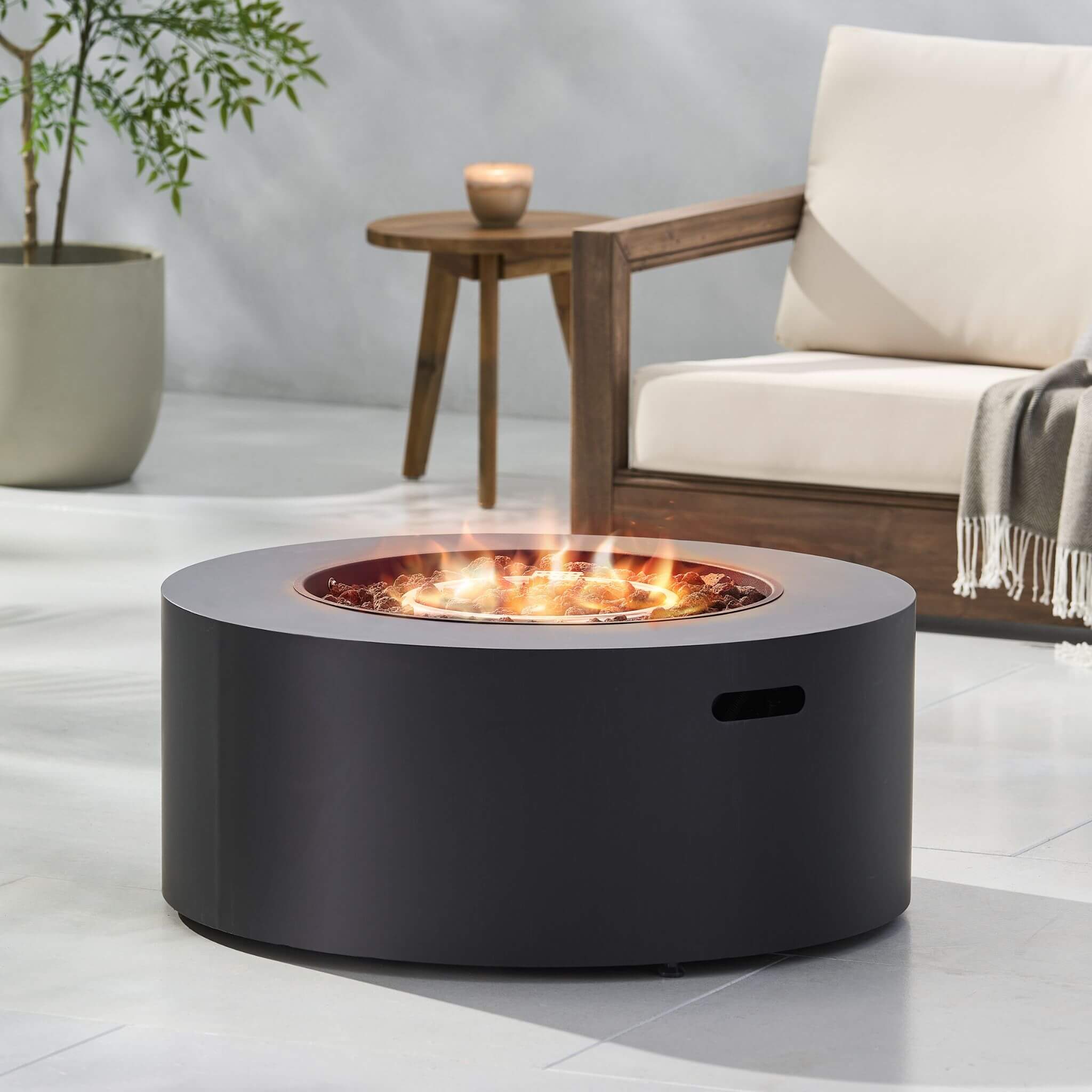 Alora Modern 32-Inch 40K BTU Round Iron Propane Fire Pit (SAK29102)