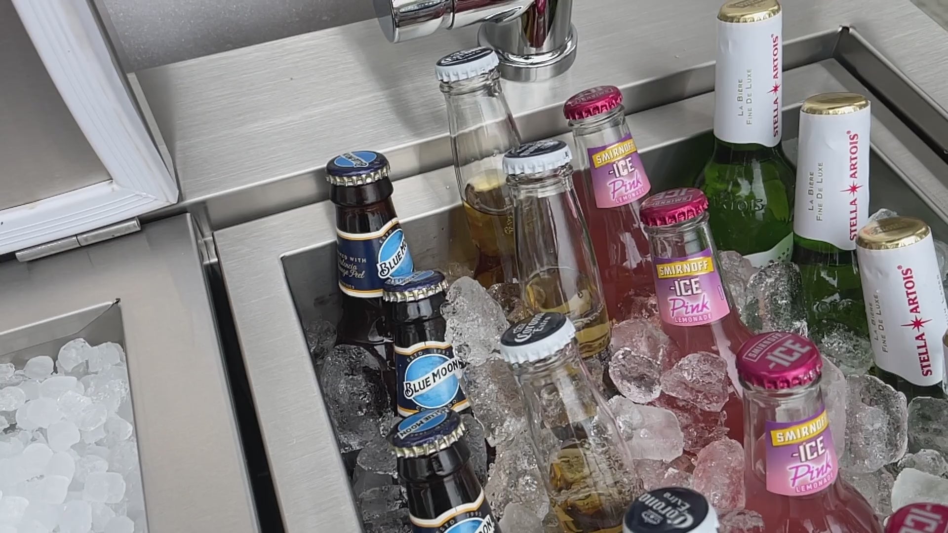 Load video: Kokomo Grills 30” Cocktail Station with Sink