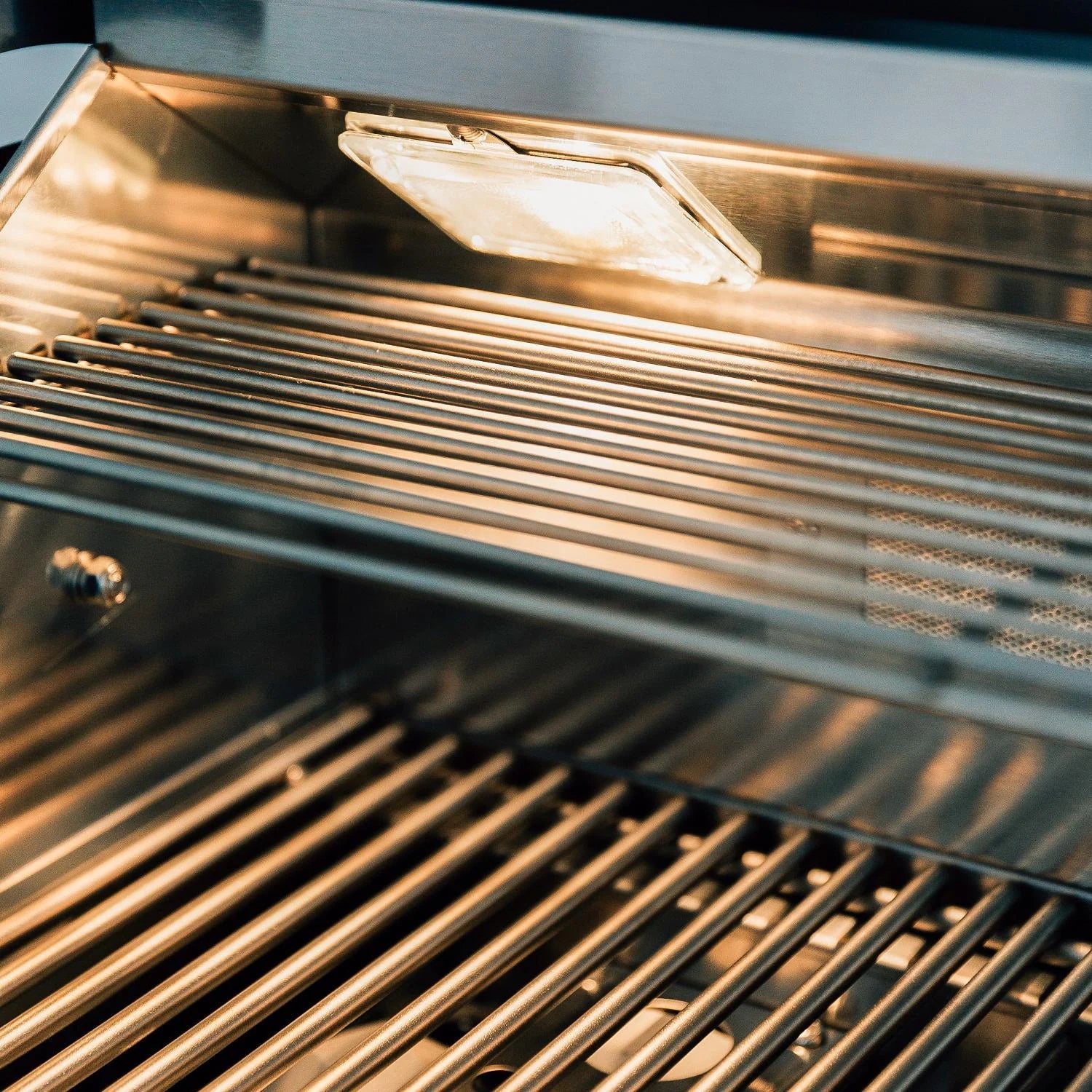 Summerset TRL Built-In Propane Gas Grill With Rotisserie (TRL32/38-LP) (SAK17213)